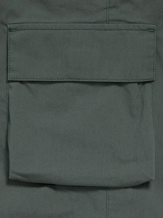 L'image numéro 5 présente Pantalon cargo coupe généreuse en popeline pour garçon