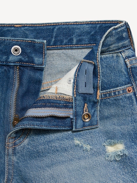 L'image numéro 5 présente Short en denim à taille haute et à ourlet coupé et effiloché pour fille