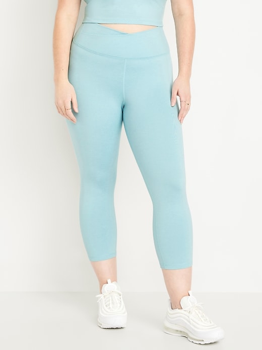 Image number 4 showing, Extra High-Waisted CloudComfy Crop Leggings