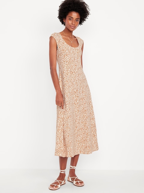 Robe mi-longue ajustée et évasée