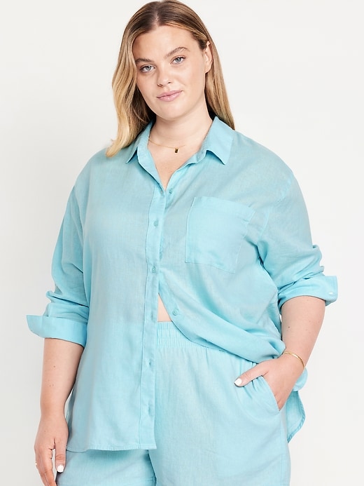 Image number 7 showing, Linen-Blend Loose Button-Down Shirt