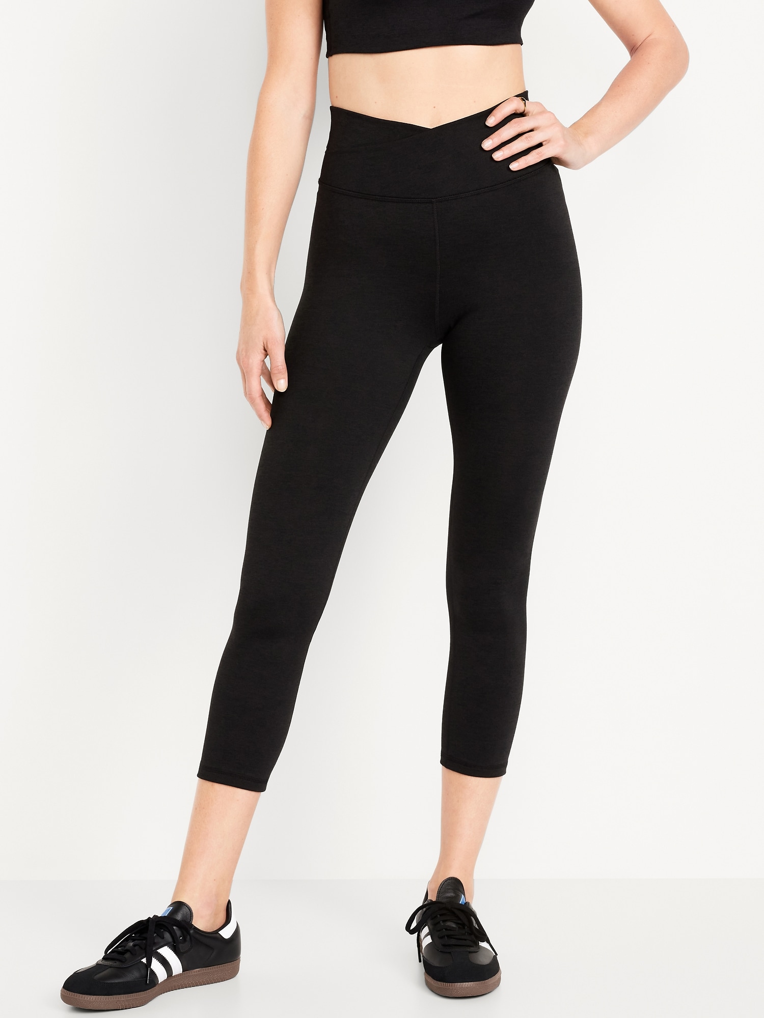 Extra High-Waisted CloudComfy Crop Leggings