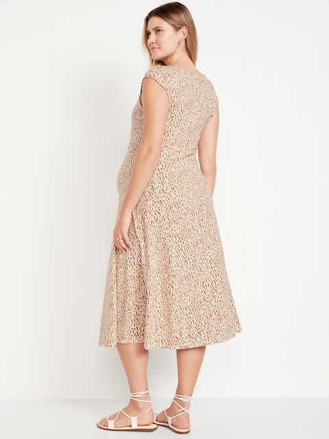 Robe mi-longue de maternité ajustée et évasée