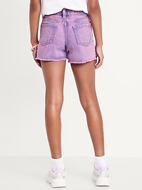 L'image numéro 2 présente Short en denim à taille haute et à ourlet effiloché pour fille