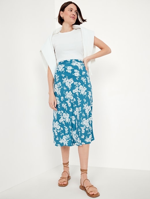 Image number 3 showing, Crepe A-Line Midi Skirt