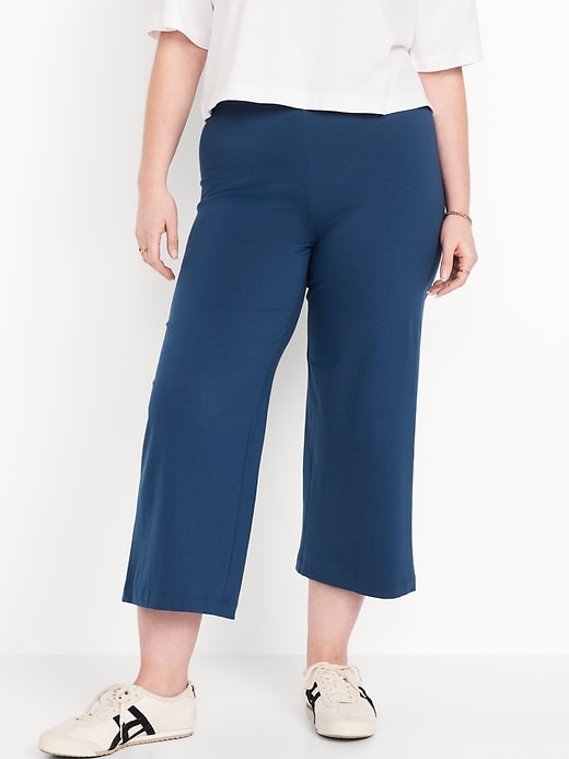 Image number 5 showing, High-Waisted Wide-Leg Crop Leggings