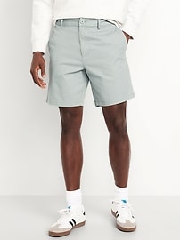 L'image numéro 1 présente Short Chino étroit Première nécessité à extensibilité intégrée, entrejambe de 20 cm