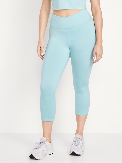 Image number 4 showing, Extra High-Waisted CloudComfy Crop Leggings