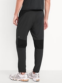 L'image numéro 2 présente Pantalon Effilé MicroPerfo