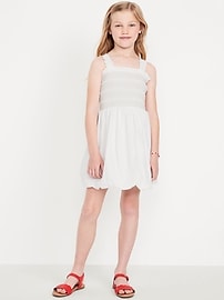 L'image numéro 1 présente Robe bouffante sans manches à smocks pour fille
