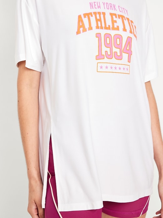 Image number 4 showing, CloudMotion Oversized Graphic T-Shirt
