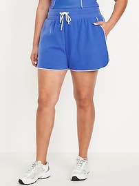 Extra High-Waisted Dynamic Fleece Sweat Shorts