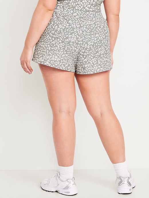 Image number 7 showing, Extra High-Waisted Crinkle Run Shorts -- 3-inch inseam