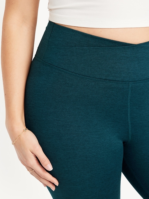 Image number 3 showing, Extra High-Waisted CloudComfy 7/8 Leggings