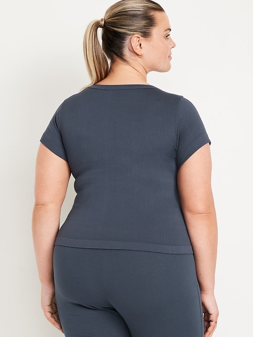 L'image numéro 8 présente T-shirt court côtelé Zénitude sans coutures
