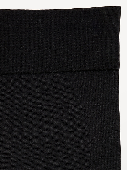 Image number 5 showing, Fitted High-Waisted 7/8-Length Seamless Performance Leggings for Girls