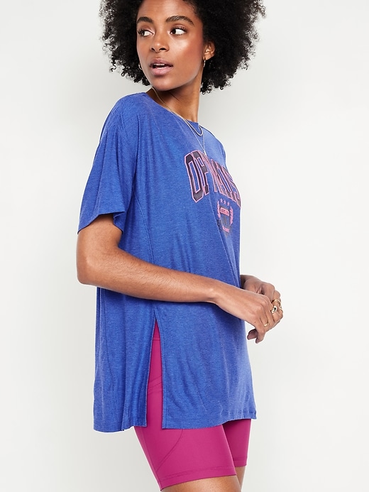 Image number 4 showing, CloudMotion Oversized Graphic T-Shirt
