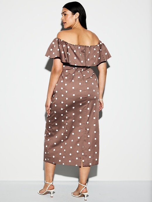 L'image numéro 10 présente Robe mi-longue à volants en satin Moments signés Old Navy