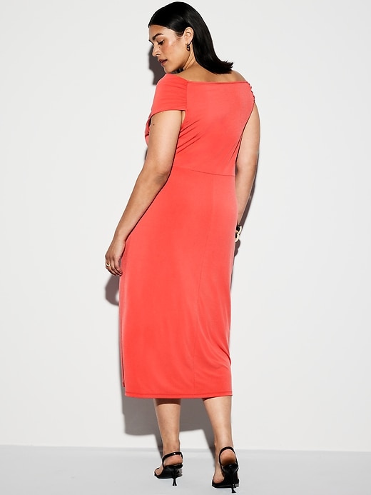 L'image numéro 10 présente Robe mi-longue à une épaule dénudée Moments signés Old Navy