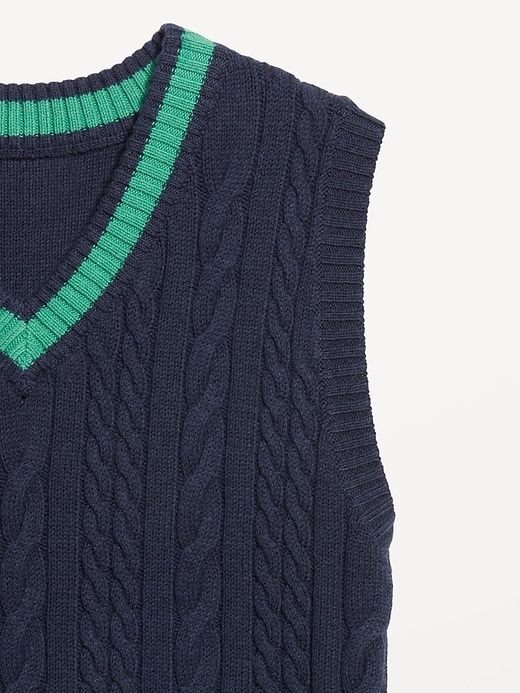L'image numéro 5 présente Gilet en tricot torsadé