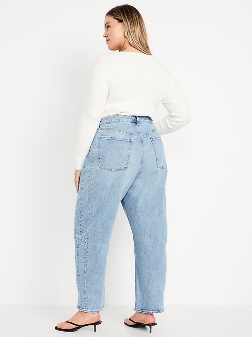 L'image numéro 7 présente Jean coupe baril à taille haute longueur cheville