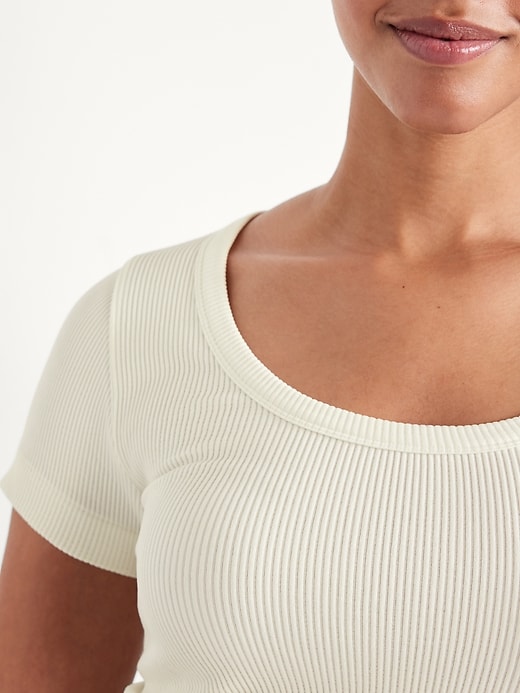 L'image numéro 4 présente T-shirt court côtelé Zénitude sans coutures