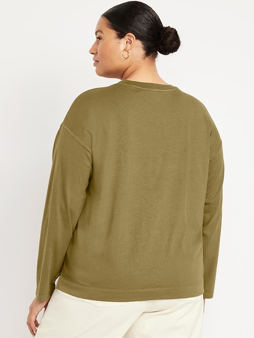 L'image numéro 7 présente T-shirt ras du cou rétro pour femme