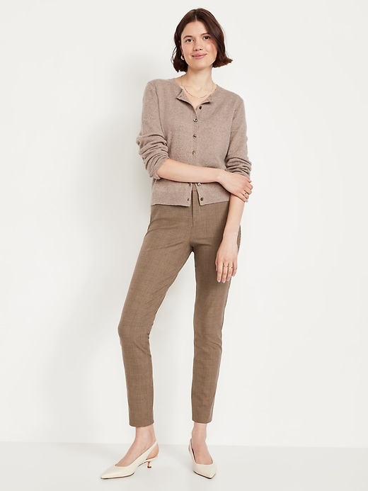 L'image numéro 1 présente Pantalon Pixie ajusté à taille haute longueur cheville