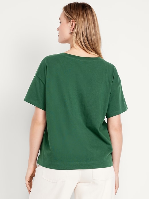 L'image numéro 5 présente T-shirt rétro à col en V
