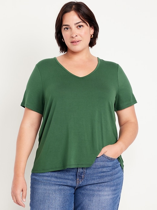 L'image numéro 6 présente T-shirt luxueux à col en V