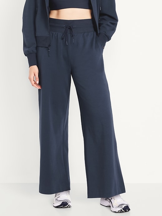 Image number 3 showing, Extra High-Waisted Dynamic Fleece Wide-Leg Sweatpants