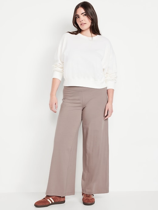 L'image numéro 4 présente Legging en jersey à taille mi-basse et à jambe ultra-large