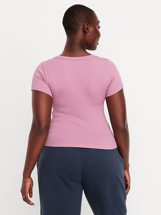 L'image numéro 6 présente T-shirt court côtelé Zénitude sans coutures
