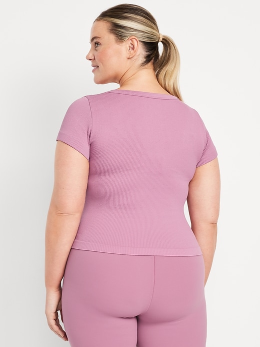 L'image numéro 8 présente T-shirt court côtelé Zénitude sans coutures