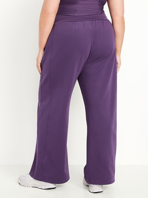 Image number 7 showing, Extra High-Waisted Dynamic Fleece Wide-Leg Sweatpants