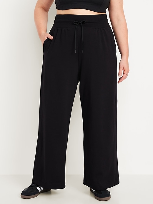 Image number 6 showing, Extra High-Waisted Dynamic Fleece Wide-Leg Sweatpants