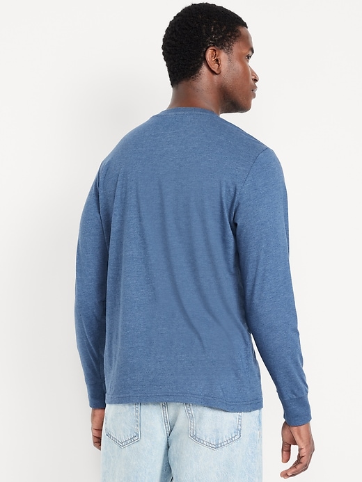 L'image numéro 2 présente T-shirt à manches longues Première nécessité