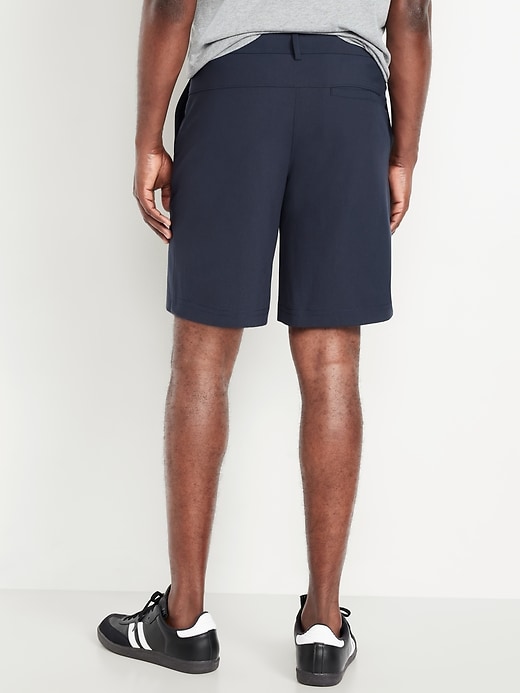 L'image numéro 2 présente Short chino Tech hybride, entrejambe de 20 cm