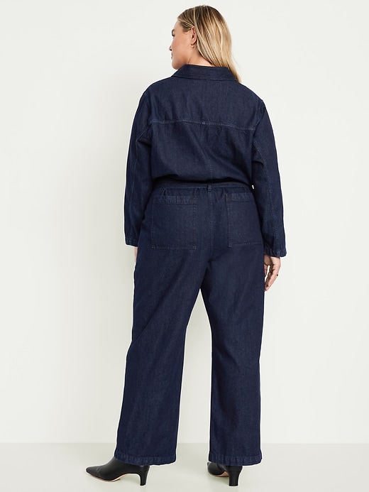L'image numéro 6 présente Combinaison en denim à manches longues