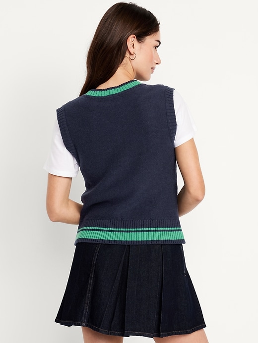 L'image numéro 2 présente Gilet en tricot torsadé
