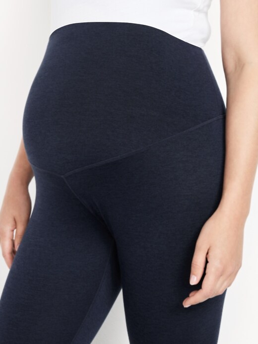 Image number 6 showing, Maternity Full-Panel CloudComfy 7/8 Leggings