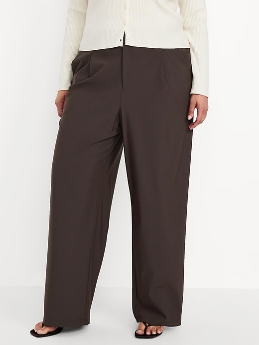 L'image numéro 6 présente Pantalon tailleur Tech élégant jambe large à taille haute