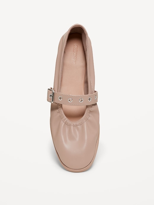 L'image numéro 2 présente Ballerines Charles IX en similicuir à effet froissé
