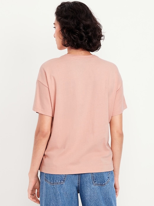 L'image numéro 2 présente T-shirt vintage