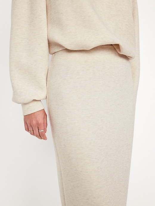 Image number 3 showing, Extra High-Waisted Bounce Fleece Midi Skirt