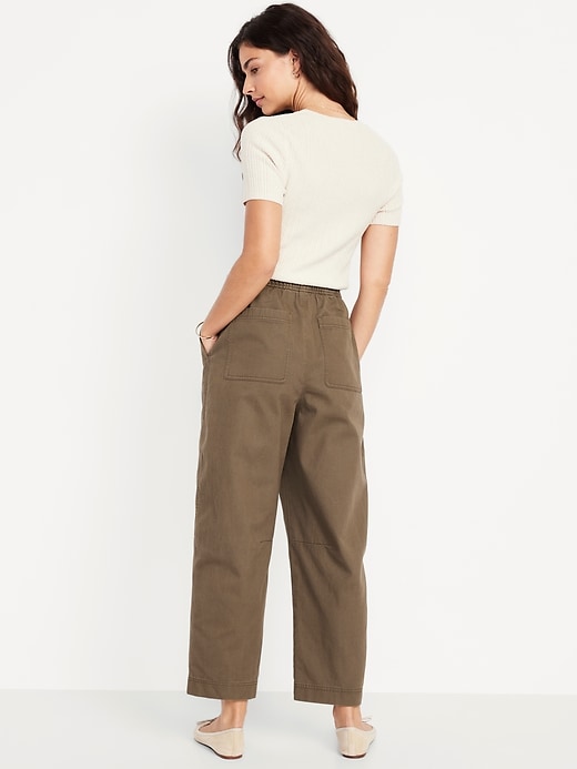 L'image numéro 3 présente Pantalon coupe baril longueur cheville à taille haute