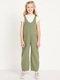 L'image numéro 1 présente Ensemble t-shirt à manches courtes et combinaison pour fille