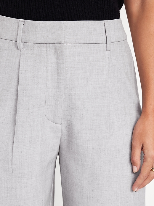 L'image numéro 4 présente Pantalon de tailleur Taylor à taille très haute et à jambe large