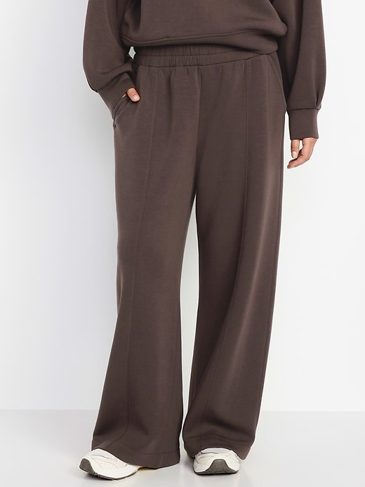 Image number 4 showing, High-Waisted Bounce Fleece Wide-Leg Sweatpants