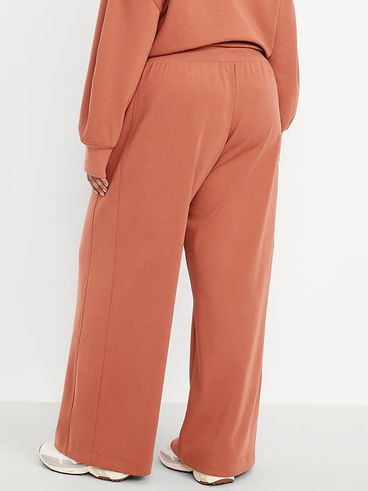 Image number 7 showing, Extra High-Waisted Dynamic Fleece Wide-Leg Sweatpants